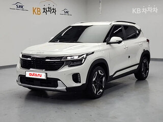 2023 Kia Seltos I Рестайлинг, белый, 1810000 рублей, вид 1
