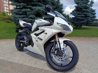2012 Triumph Daytona 675, белый, 585000 рублей, вид 2