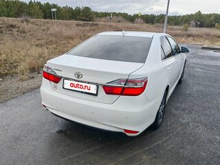 2017 Toyota Camry VII (XV50) Рестайлинг 2, белый, 2000000 рублей, вид 3