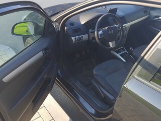 2012 Opel Astra H Рестайлинг, чёрный, 450000 рублей, вид 3