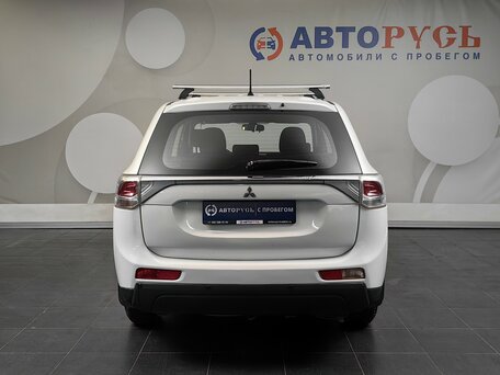 2013 Mitsubishi Outlander III, белый, 835000 рублей, вид 4