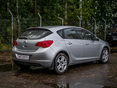 2011 Opel Astra J, серебристый, 469000 рублей, вид 2