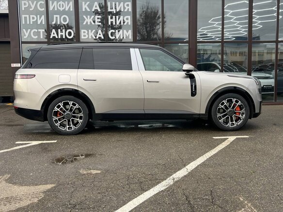 2026 Lynk & Co 900, золотистый, 7890000 рублей - вид 3