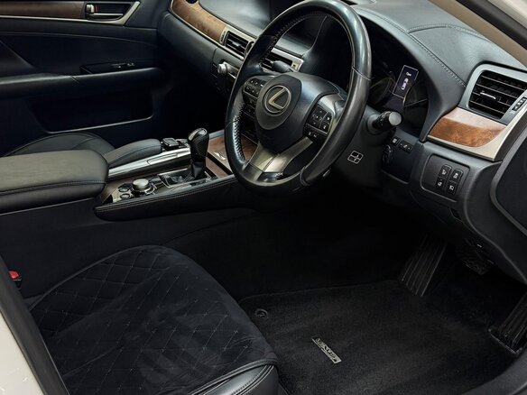 2018 Lexus GS 300h IV Рестайлинг, белый, 3500000 рублей - вид 6