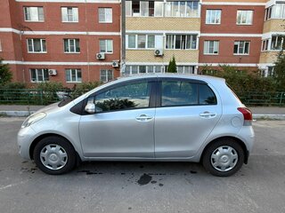 2010 Toyota Vitz II (XP90), серый, 620000 рублей, вид 4