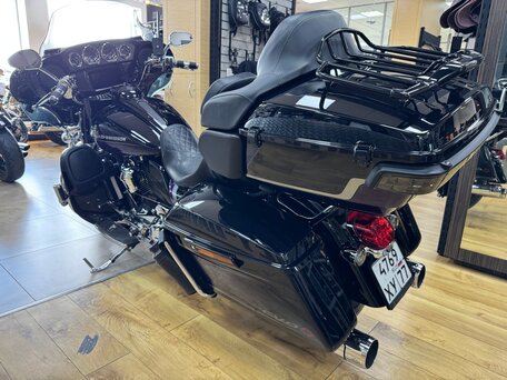2020 Harley-Davidson CVO Limited, фиолетовый, 2690000 рублей, вид 4