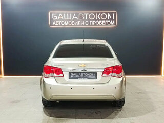 2011 Chevrolet Cruze I, бежевый, 570000 рублей, вид 5