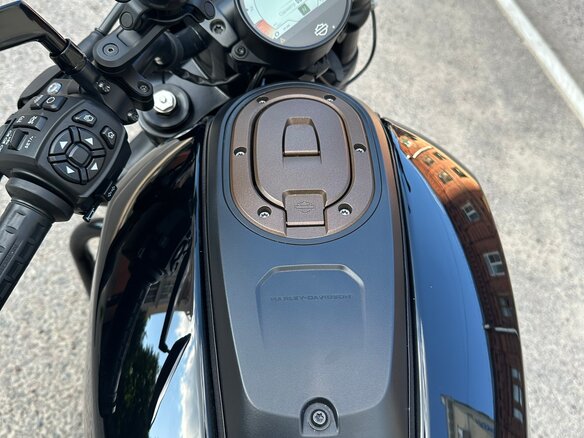 2021 Harley-Davidson Sportster S, чёрный, 1520000 рублей - вид 11