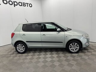 2011 Skoda Fabia II Рестайлинг, зелёный, 790000 рублей, вид 4