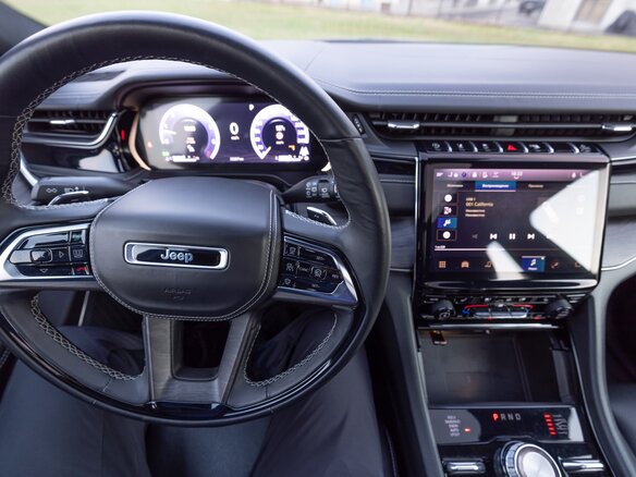 2023 Jeep Grand Cherokee V (WL), чёрный, 7200000 рублей - вид 10