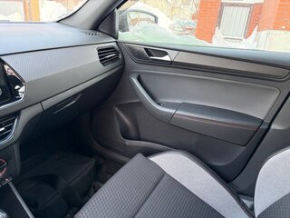 2021 Volkswagen Polo VI, чёрный, 2000000 рублей, вид 4