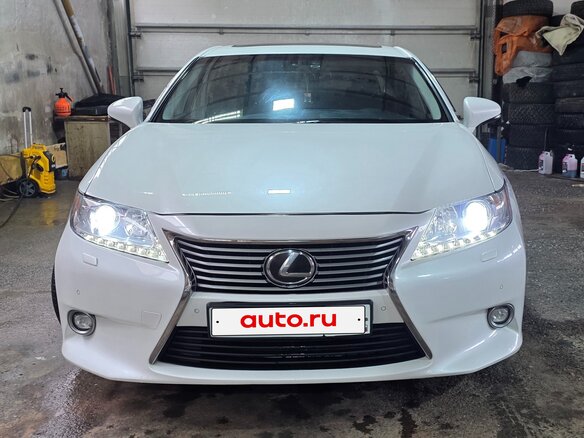 2014 Lexus ES 250 VI, белый, 2390000 рублей - вид 2