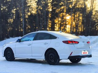 2017 Hyundai Sonata VII (LF) Рестайлинг, белый, 1790000 рублей, вид 2