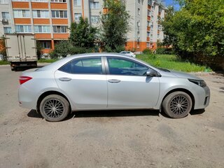 2014 Toyota Corolla XI (E160, E170, E180), серебристый, 1500000 рублей, вид 5