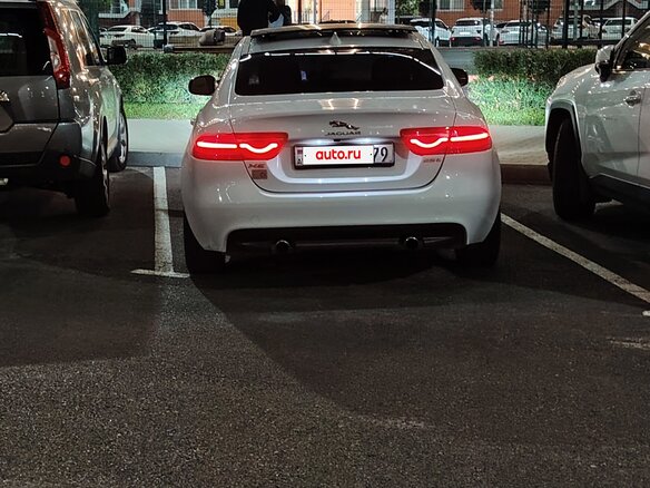 2017 Jaguar XE I, белый, 1200000 рублей - вид 2