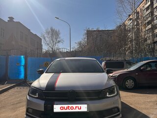 2015 Volkswagen Jetta VI Рестайлинг, серебристый, 1125000 рублей, вид 2