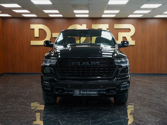 2026 Ram 1500 Crew Cab V Рестайлинг, чёрный - вид 1