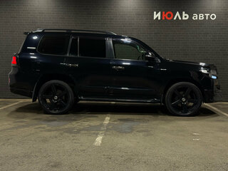 2013 Toyota Land Cruiser 200 Series Рестайлинг 1, чёрный, 3820000 рублей, вид 4
