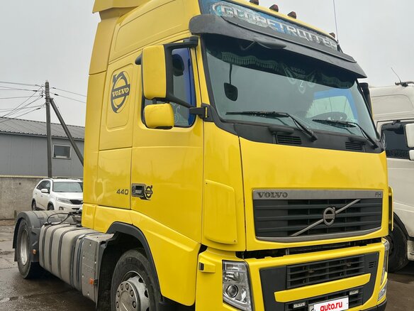 2013 Volvo FH, жёлтый, 4050000 рублей - вид 1