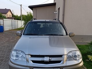 2011 Chevrolet Niva I Рестайлинг, серый, 530000 рублей, вид 1