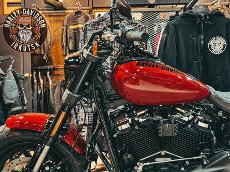 2021 Harley-Davidson Fat Bob, красный, 2050000 рублей, вид 5