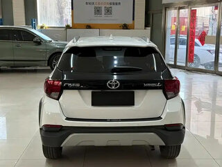 2022 Toyota Yaris L XP150 Рестайлинг, белый, 1350000 рублей, вид 5