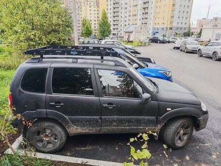 2012 Chevrolet Niva I Рестайлинг, серебристый, 370000 рублей, вид 3