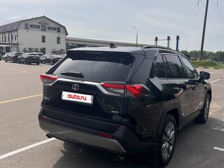 2021 Toyota RAV4 V (XA50), чёрный, 3800000 рублей, вид 3