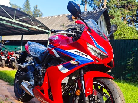 2026 Honda CBR 650R, красный, 1520000 рублей, вид 3