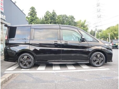 2021 Honda Stepwgn Spada V Рестайлинг, чёрный, 1790000 рублей, вид 5