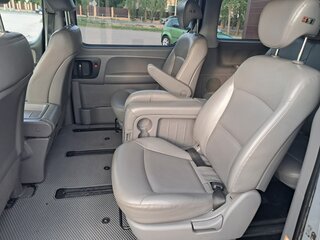 2018 Hyundai Grand Starex, серый, 2800000 рублей, вид 3