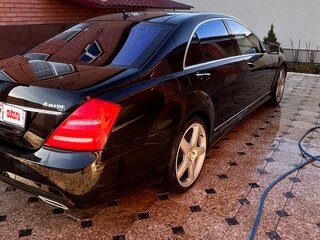 2010 Mercedes-Benz S-Класс 500 V (W221) Рестайлинг, чёрный, 1600000 рублей, вид 4