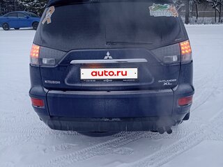 2011 Mitsubishi Outlander II Рестайлинг, синий, 1550000 рублей, вид 3