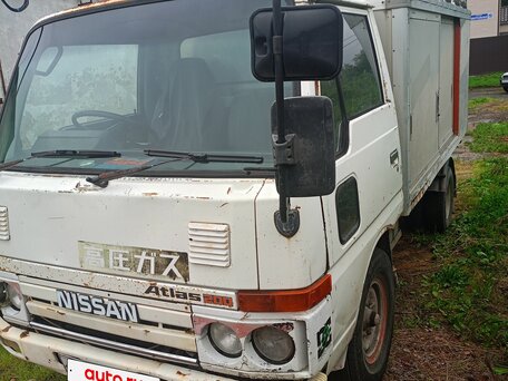 1990 Nissan Atlas, белый, 350000 рублей, вид 2