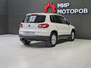 2010 Volkswagen Tiguan I, белый, 885000 рублей, вид 4