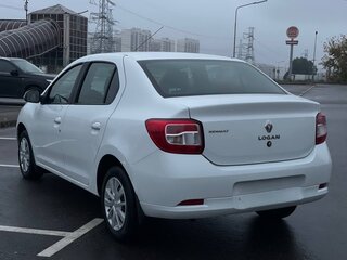 2015 Renault Logan II, белый, 650000 рублей, вид 2