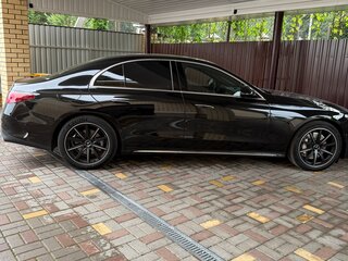 2024 Mercedes-Benz E-Класс 300 VI (W214, S214), чёрный, 9200000 рублей, вид 2