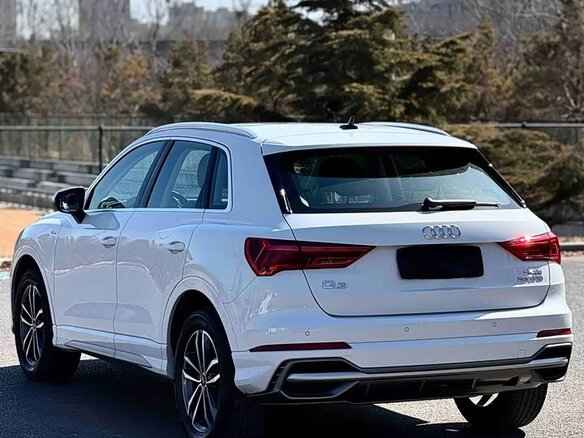 2022 Audi Q3 35 TFSI II (F3), белый, 1880000 рублей - вид 3