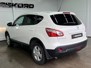 2013 Nissan Qashqai I Рестайлинг, белый, 1129000 рублей, вид 2