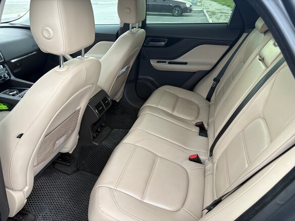 2017 Jaguar F-Pace I, синий, 2600000 рублей - вид 10