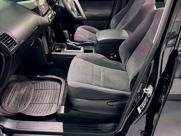 2014 Toyota Land Cruiser Prado 4-speed 150 Series Рестайлинг 1, чёрный, 3000000 рублей - вид 26