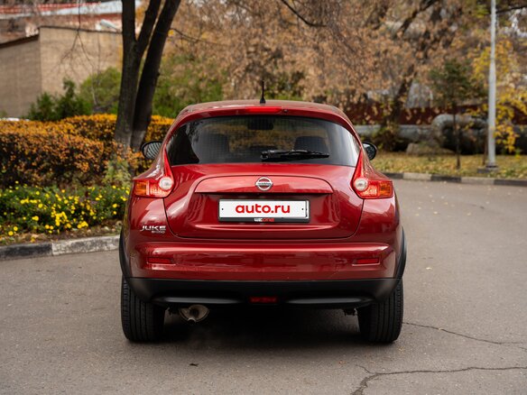 2012 Nissan Juke I, красный - вид 5