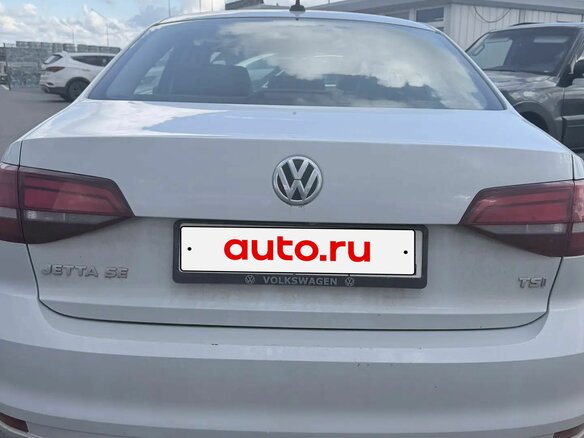 2017 Volkswagen Jetta VI Рестайлинг, серый, 1400000 рублей - вид 2
