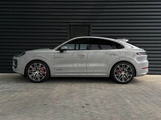 2026 Porsche Cayenne GTS Coupé III Рестайлинг, серый, 28800000 рублей, вид 3