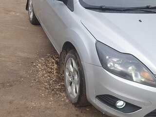 2010 Ford Focus II Рестайлинг, серебристый, 330000 рублей, вид 1