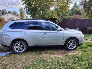 2012 Mitsubishi Outlander III, серебристый, 1300000 рублей, вид 3