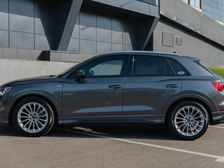 2021 Audi Q3 40 TFSI II (F3), серый, 3700000 рублей, вид 3