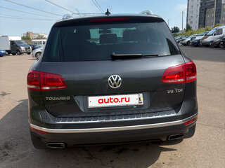 2015 Volkswagen Touareg II Рестайлинг, серебристый, 3100000 рублей, вид 4
