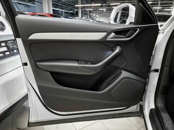 2012 Audi Q3 I (8U), белый - вид 15