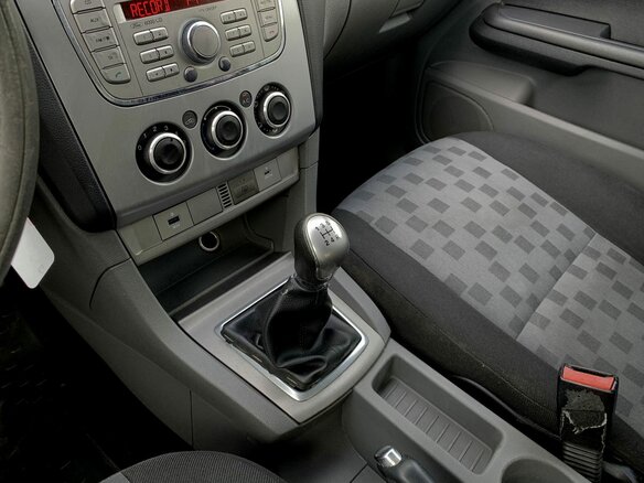 2009 Ford Focus II Рестайлинг, серебристый - вид 12